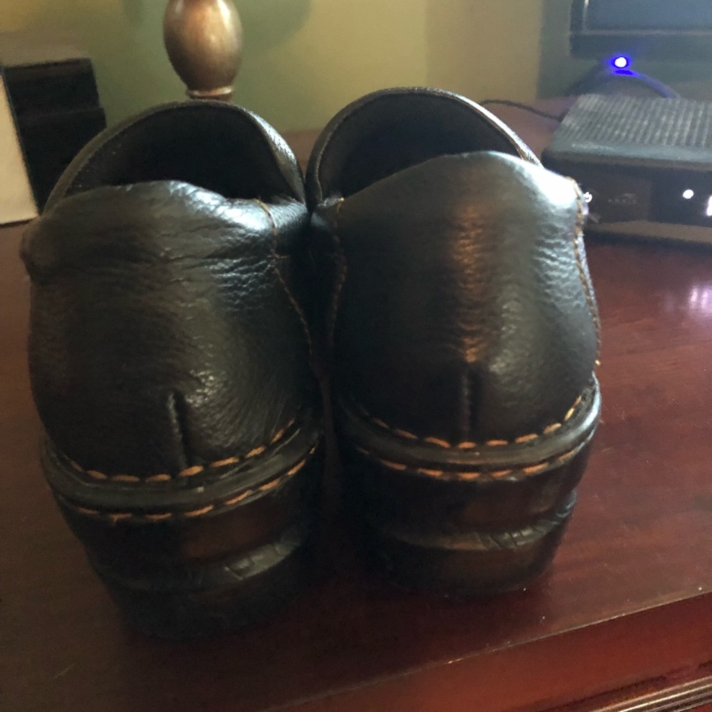 Black nursing clogs - Picture 2 of 3